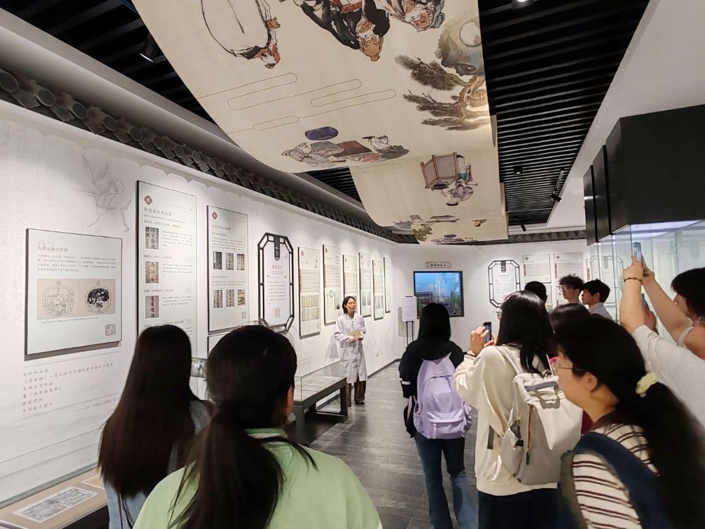 "̤LSʥ t΢УWӅ^°Ļ^̽tĻ}"