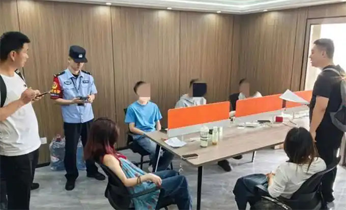 WϴXߣн300Ԫ󰵲غڮa(chn)朗l