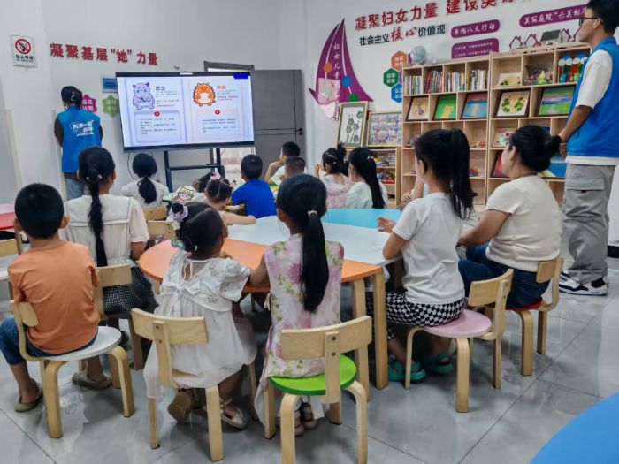 ƼW(xu)ұ𹤳̌W(xu)Ժo(h)L(zhng)c(i)'ͯ'СֈF(tun)_(ki)չwn