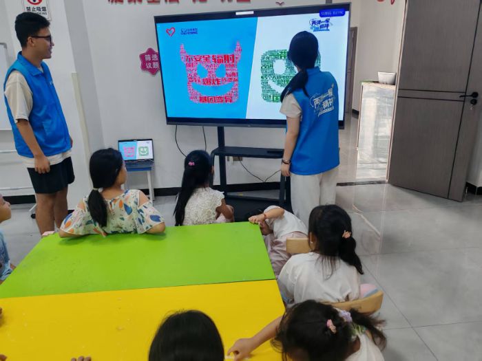 ƼW(xu)ұ𹤳̌W(xu)Ժ o(h)L(zhng)c(i)ͯСֈF(tun)(sh)`o(j)(sh)